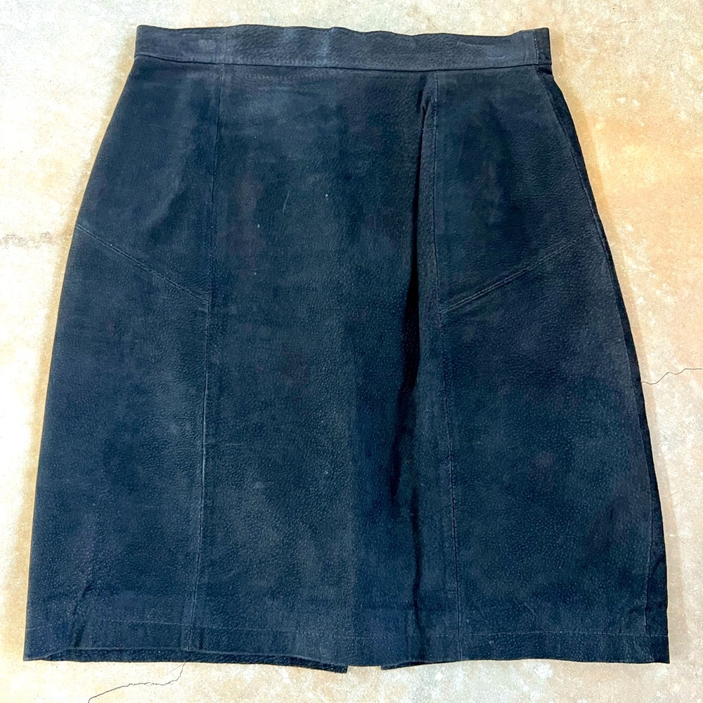 Chic Black Suede Skirt
